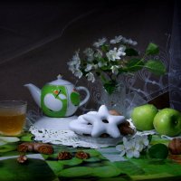 Чай зеленый с яблоками... :: Нэля Лысенко