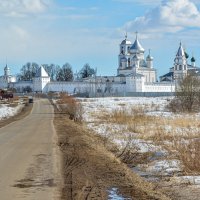 Вид на Никитский монастырь :: Сергей Аникеев