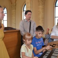 Дети пробуют играть на органе... :: Андрей Хлопонин