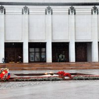 Почетный караул у Огня Памяти и Славы на Поклонной горе :: Татьяна Помогалова