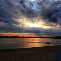 Закат на озере :: Вадим Басов