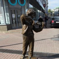 Памятник скрипачу в Нижнем Новгороде. :: Nonna 