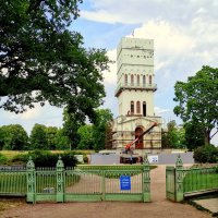 Белая башня готовится к ремонту :: Сергей 