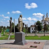 Памятник А. С. Пушкину  в поселке Лежнево :: Евгений Кочуров