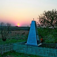 Памятник погибшим в Гражданской войне,в маленькой деревушке. :: Татьяна Перегудова 