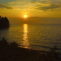 Восход над Онежским озером :: Александр Шмидт