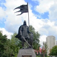 Памятник Александру Невскому при церкви Александра Невского в Москве :: Александр Чеботарь