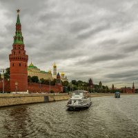 Прогулка по Москве-реке 04 (Аврора у кремля) :: Андрей Дворников