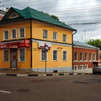 Домик на углу провинциальной улочки :: M Marikfoto