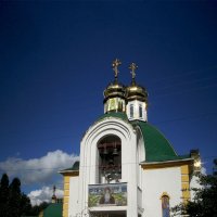 Церковь Николая-Чудотворца в одном из районов Киева :: Тамара Бедай 