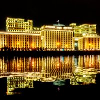 Москва, река, ночь :: Leo Alex Foto