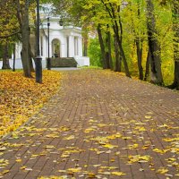 Ротонда в саду. :: Татаурова Лариса 