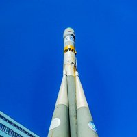 Памятник "Космическая ракета".  Курск :: Руслан Васьков
