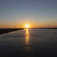 Восход Солнца на реке Тежу (Португалия) :: azambuja 