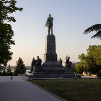 Памятник вождю в Севастополе. :: Андрей Дурапов