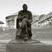 Памятник Дмитрию Шостаковичу. :: Татьяна Помогалова