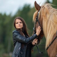 Девушка и лошадь :: Ольга Семина