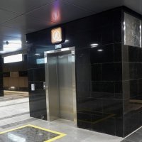 Лифт для маломобильных пассажиров на ст. метро Новаторская.. :: Татьяна Помогалова