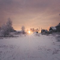 Морозное утро в деревне :: Вадим Басов