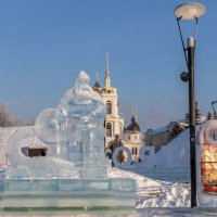 Ледяные скульптура на площади Дмитрова. :: Анатолий. Chesnavik.
