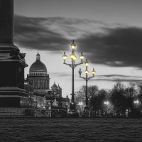 Дворцовая площадь в ночи :: Дмитрий 