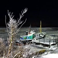 Морозной ночью на Новоладожском канале :: Игорь Корф