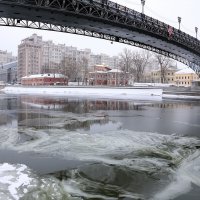 Патриарший мост 22 января :: Михаил Бибичков