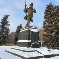 Великие Луки, 22 января 2022 года, памятник Александру Матросову... :: Владимир Павлов