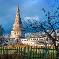 Башня Иосифо-Волоцкого монастыря :: Юлия Батурина