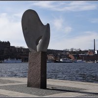 Памятник  "Солнечный парус", "Стокгольмское ухо", "Ухо КГБ". :: Тарасова Вера 