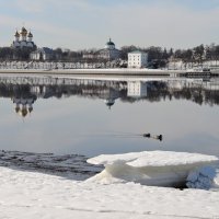 Весна, Волга, Ярославль :: Николай Белавин