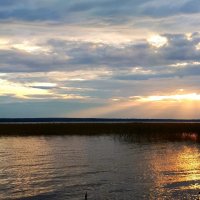 Закат на озере Отрадное :: Ирина 