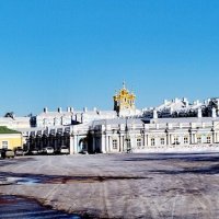 Треугольная площадь у Екатерининского дворца в ЦС :: Сергей 