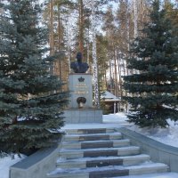 Памятник святому страстотерпцу Государю Николаю второму :: Наталья Т