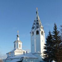 Успенская церковь с колокольней :: Лидия Бусурина