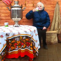 Бабушка с чаем :: Ринат Засовский