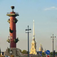 Ростральная колонна-маяк на стрелке Васильевского острова в СПБ :: Стальбаум Юрий 