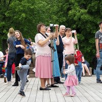 дети в азарте на танцплощадке :: Олег Лукьянов