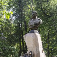 Памятник путешественнику Н.М.Пржевальскому и его верблюду :: Стальбаум Юрий 