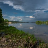 На реке Дубне перед дождём. :: Виктор Евстратов