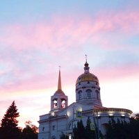 Вечерний закат над храмом Иоанна Кронштадтского :: Татьяна Р 