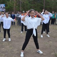 Танец ,для поддержки... :: Андрей Хлопонин