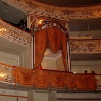Театр в ожидании спектакля... :: Tatiana Markova