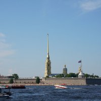 Вид на Петропавловскую крепость и Петропавловский собор :: Иван Литвинов