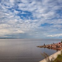 На берегу залива... :: Сергей Кичигин