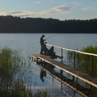 Деревня Кочевицы, вечером на озере...июль 2022... :: Владимир Павлов