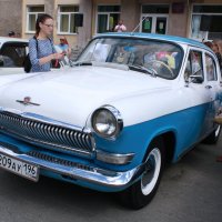 Выставка ретро-автомобилей... :: Нэля Лысенко