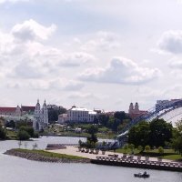 Река Свислочь . Вид на Верхний город .Минск. :: tamara 