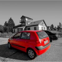 Красная машина на чёрно-белом. :: Валентин Кузьмин