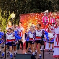 Танцевальный ансамбль на день города . Бердску 306 лет . :: Мила Бовкун